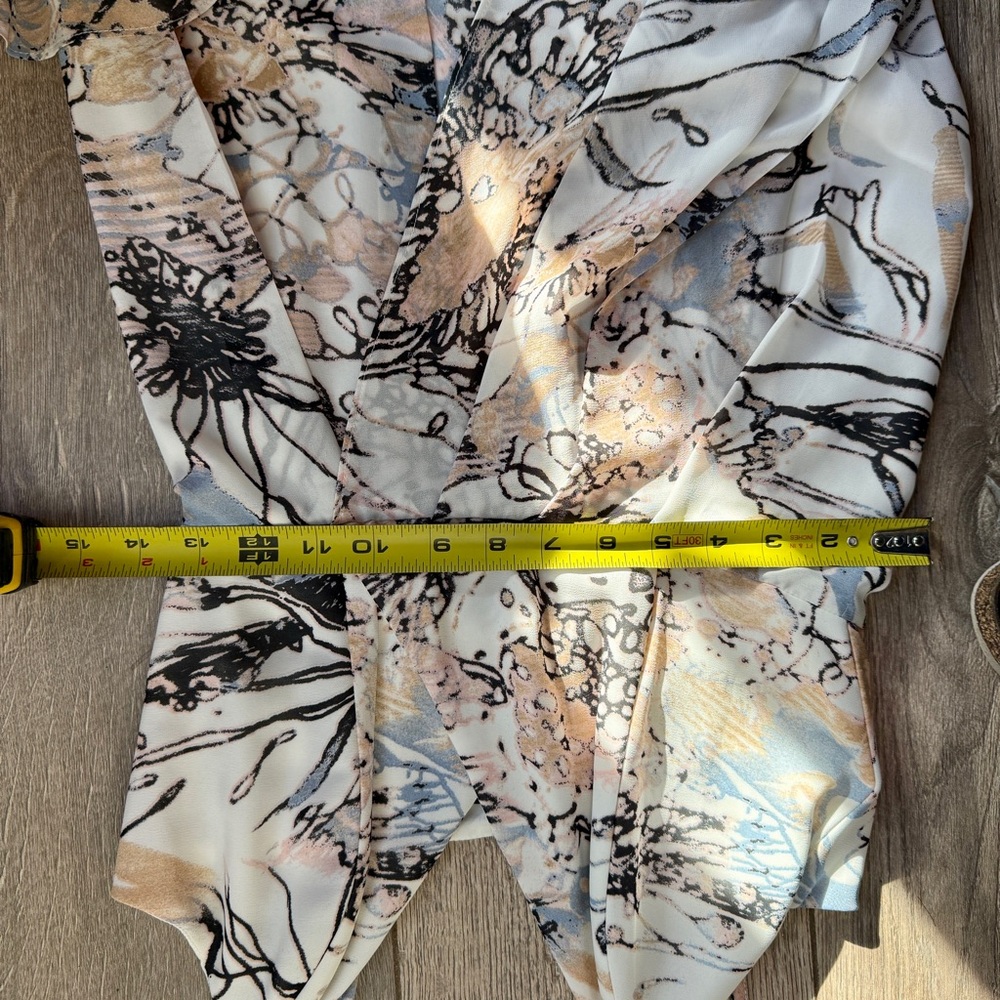 Elliatt Pastel Abstract Midi Dress - Picture 9 of 9